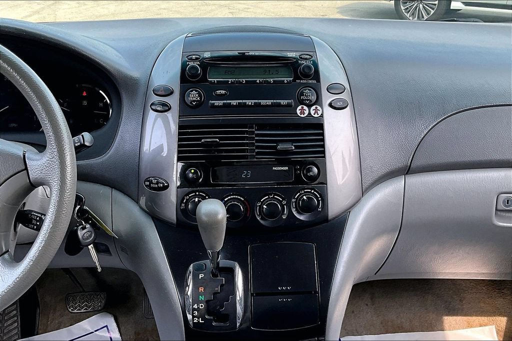 Used 2008 Toyota Sienna LE FWD image 19