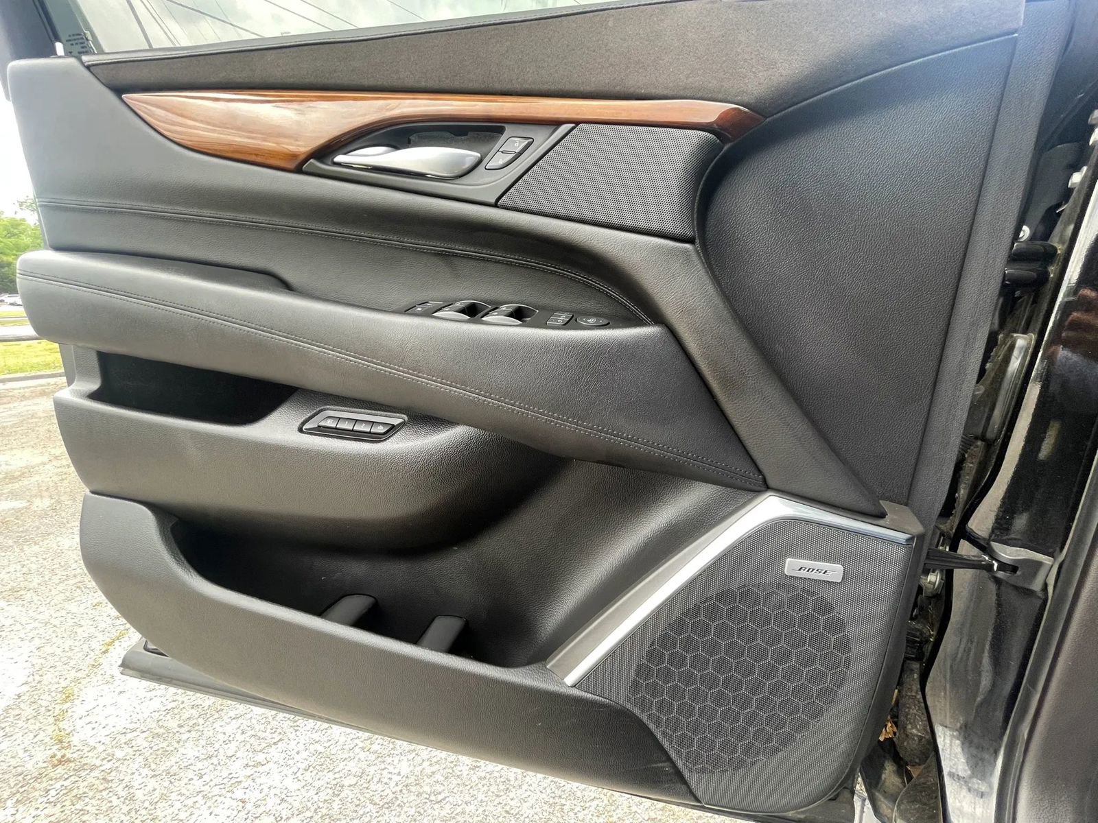 Used 2016 Cadillac Escalade ESV Premium AWD/4WD image 6