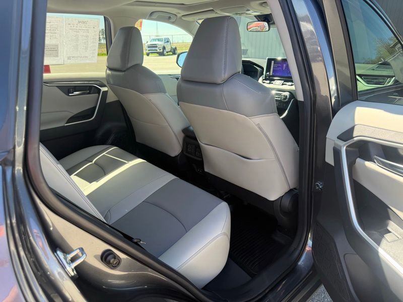 Used 2023 Toyota RAV4 XLE Premium AWD/4WD image 15