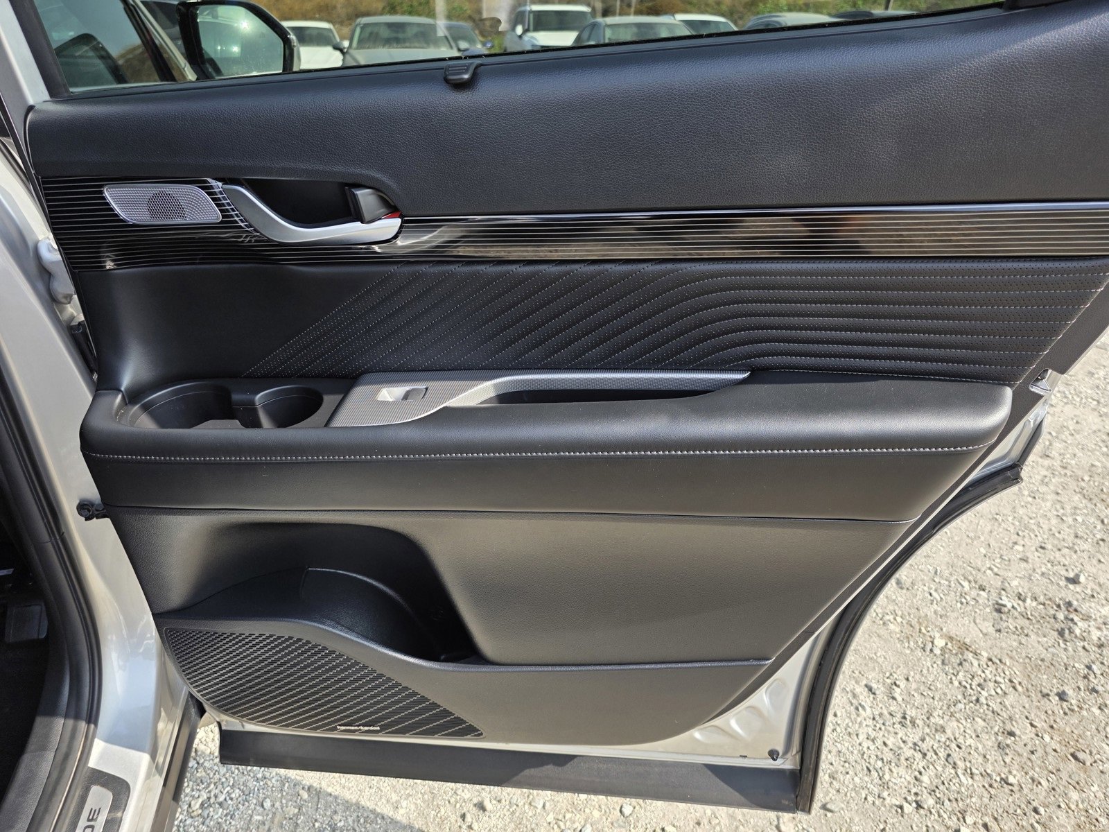 Used 2024 Hyundai Palisade Calligraphy image 2