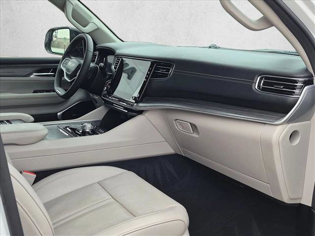 Used 2024 Jeep Wagoneer L Series II RWD image 22