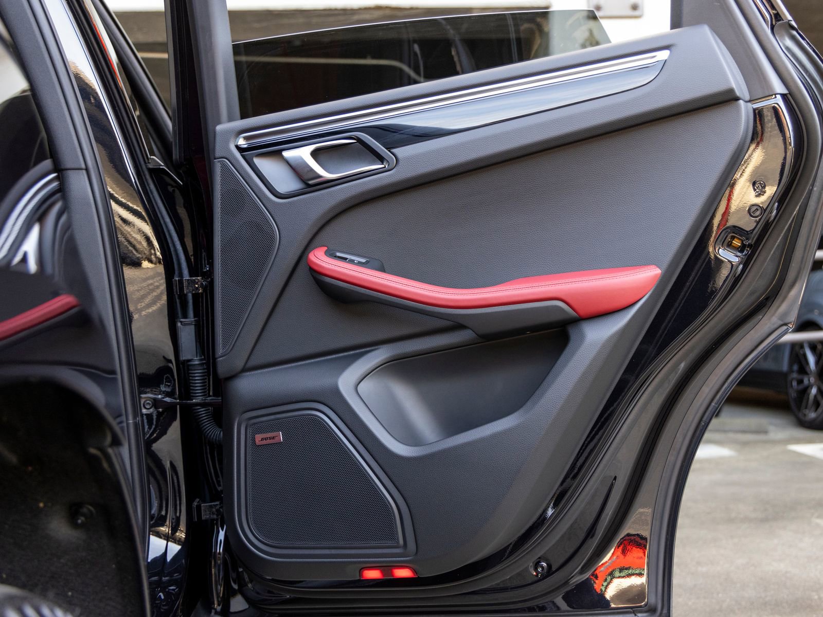 New 2025 Porsche Macan image 46