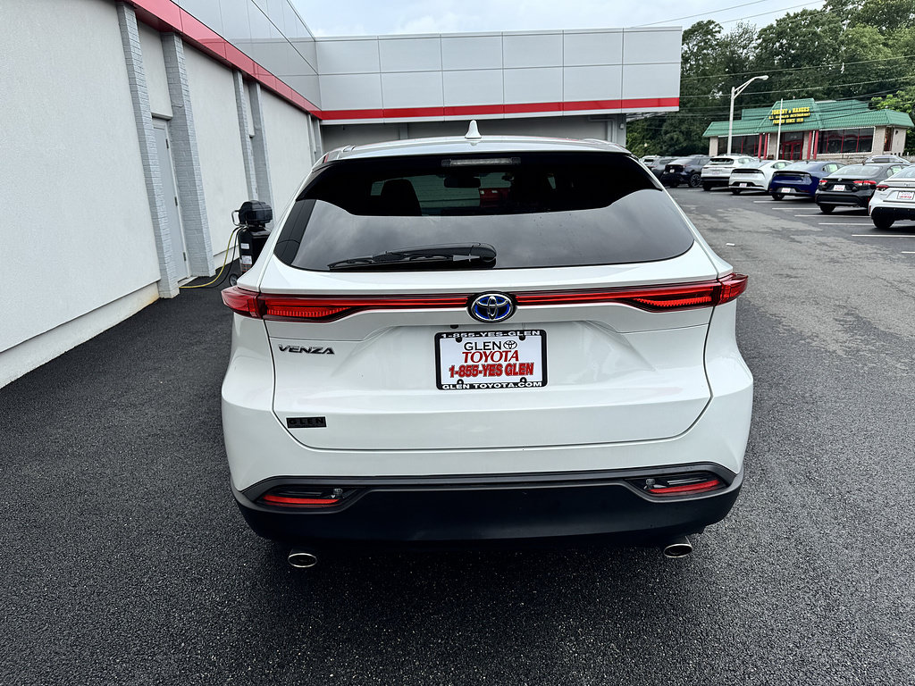 Certified 2023 Toyota Venza LE AWD/4WD image 6
