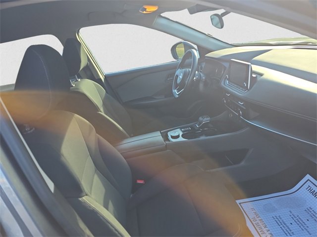 Used 2023 Nissan Rogue S image 15