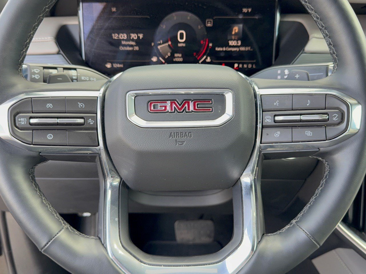 Certified 2026 GMC Acadia Elevation w/ Elevation Premium Package FWD image 10
