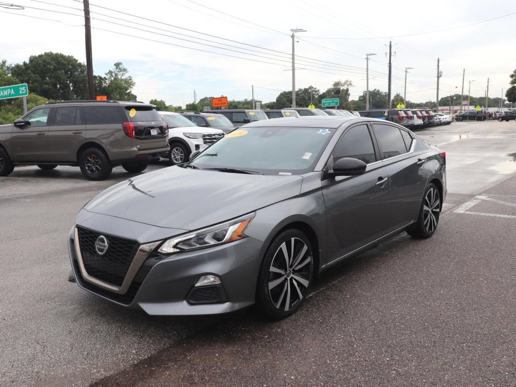 Used 2020 Nissan Altima 2.5 SR w/ Premium Package FWD image 3