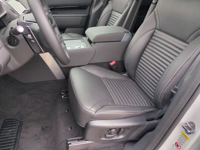 Used 2026 Land Rover Discovery S AWD/4WD image 12