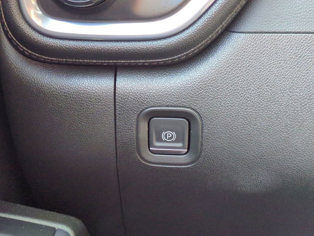 Certified 2022 Chevrolet Silverado 1500 RST w/ Convenience Package II image 18