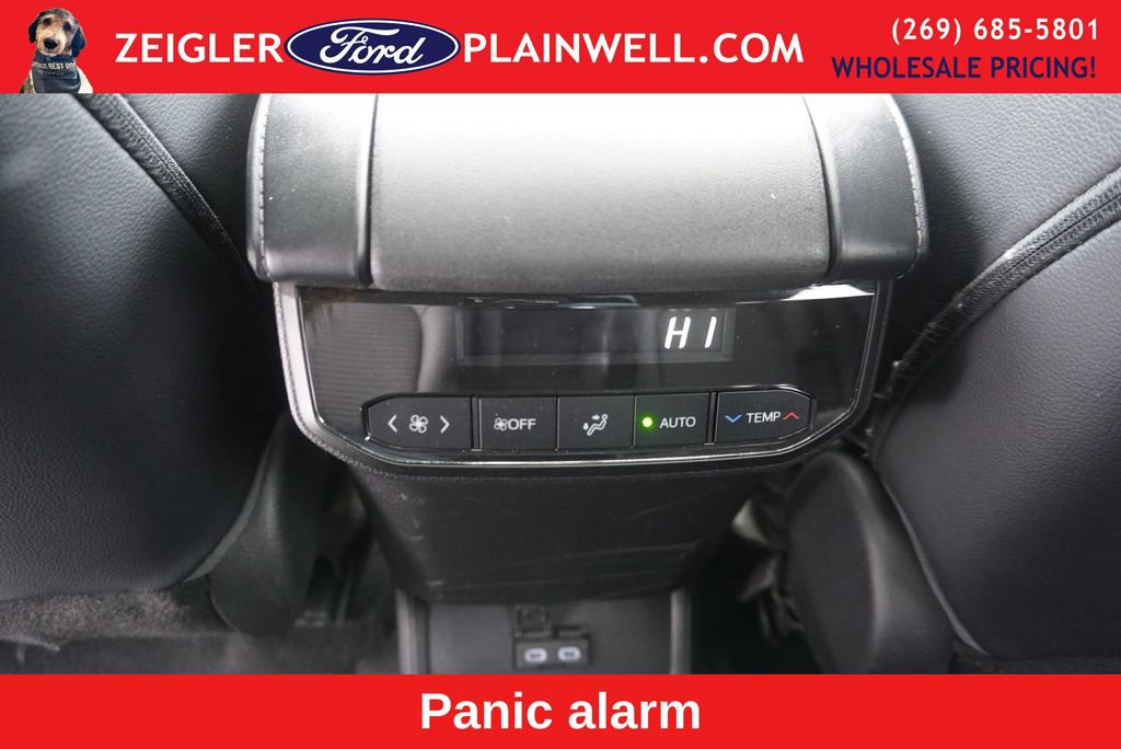 Used 2023 Toyota Highlander L image 10