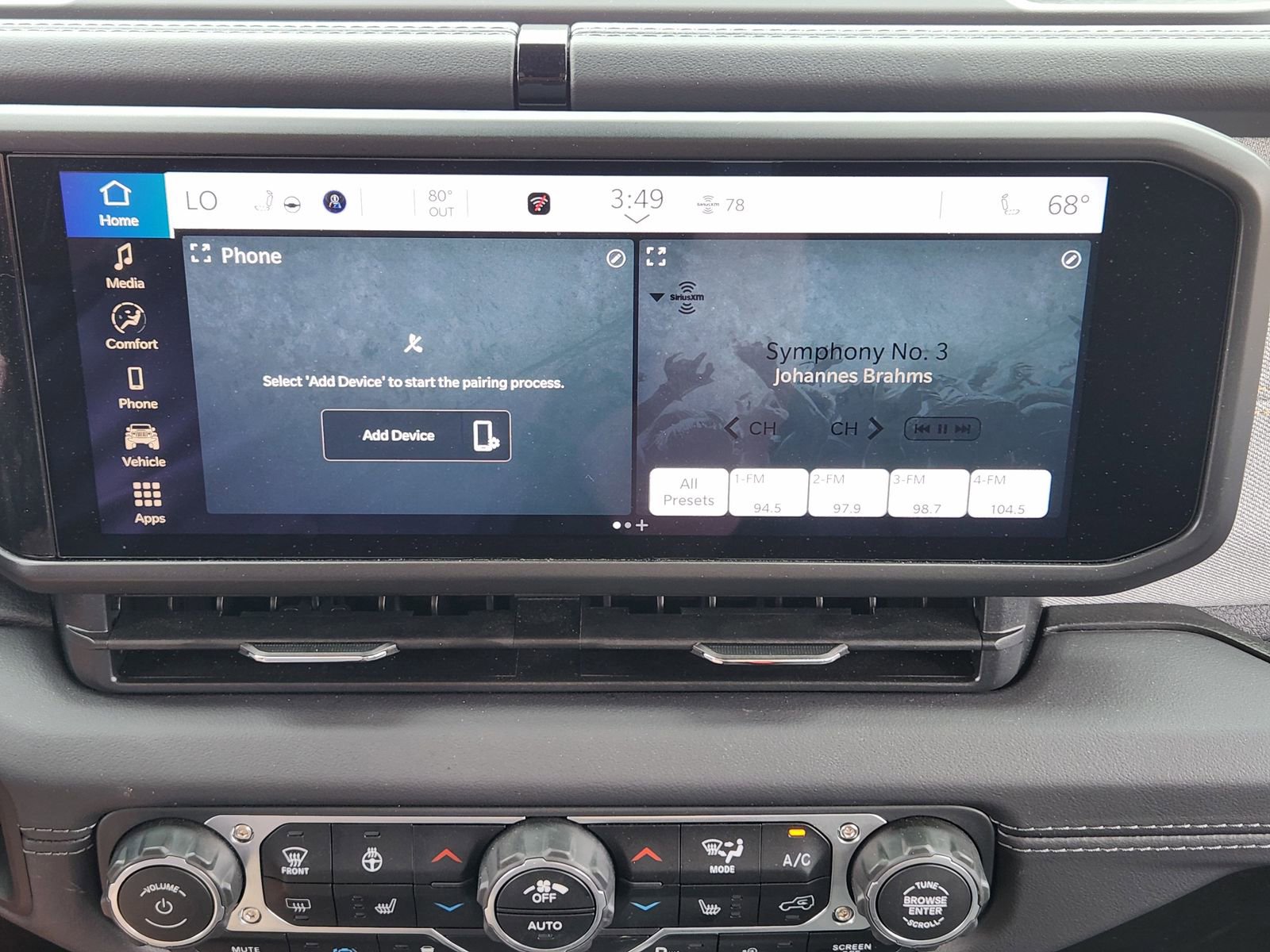 Used 2025 Jeep Wrangler Sahara w/ Safety Group image 25