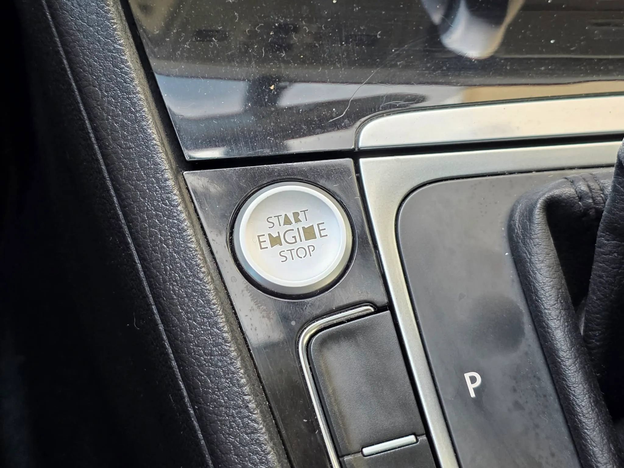 Used 2015 Volkswagen Golf S image 19