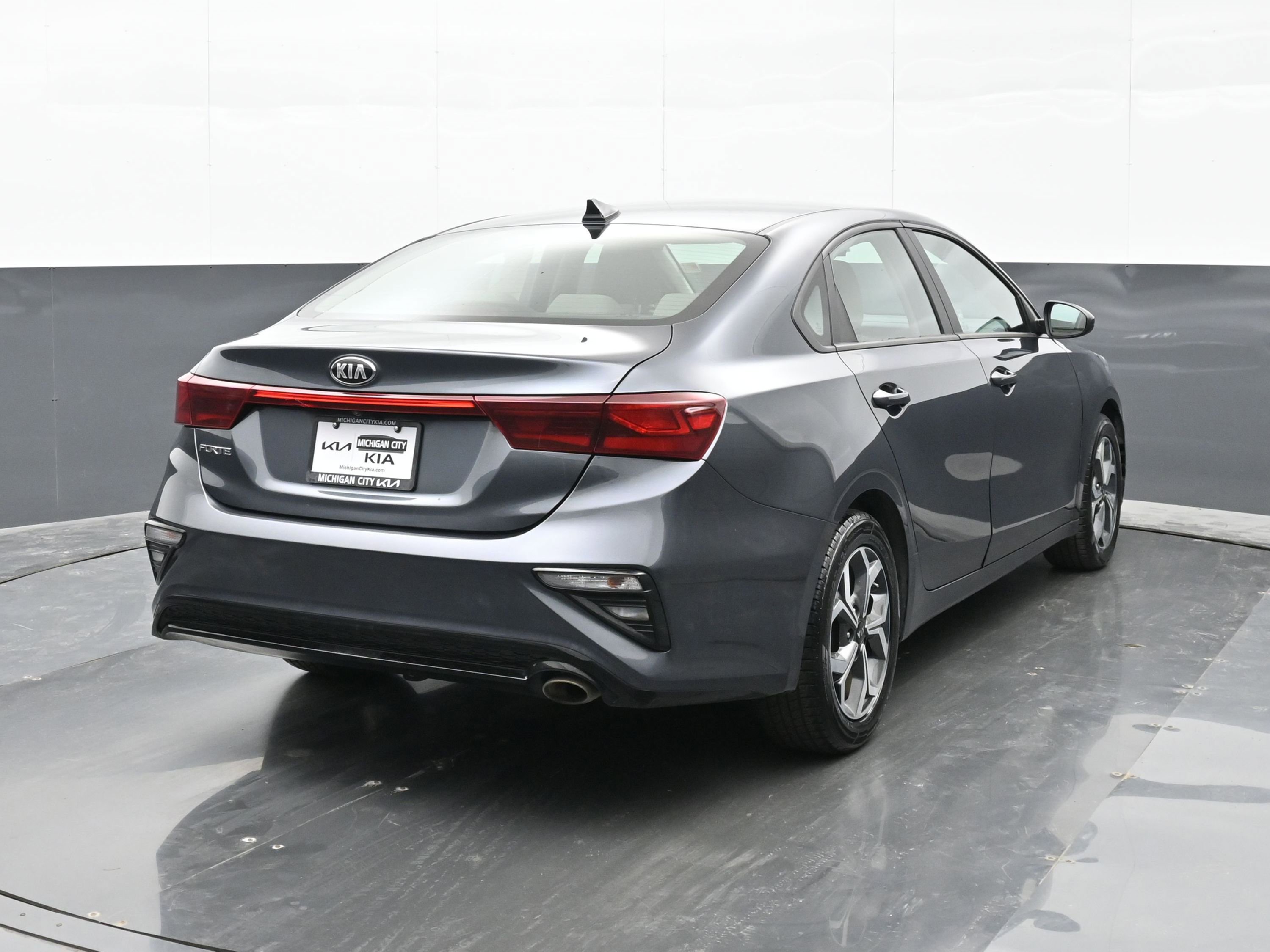 Used 2020 Kia Forte LXS FWD image 4