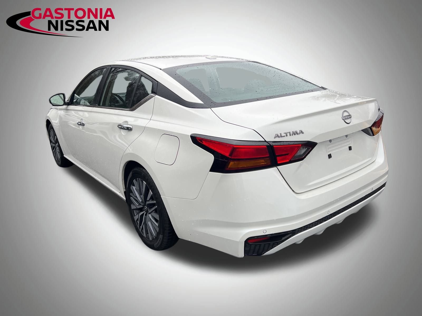 Used 2024 Nissan Altima 2.5 SV image 10