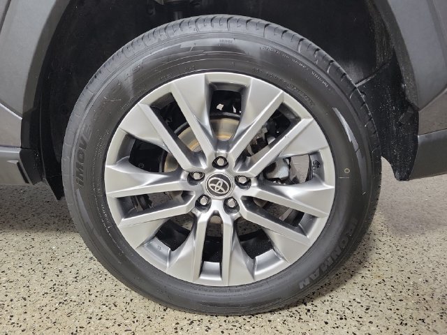 Used 2023 Toyota RAV4 XLE Premium FWD image 8