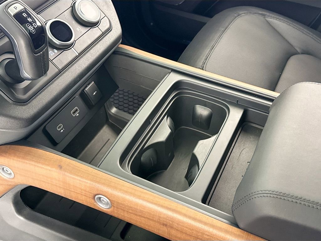 Used 2024 Land Rover Defender 110 X image 21