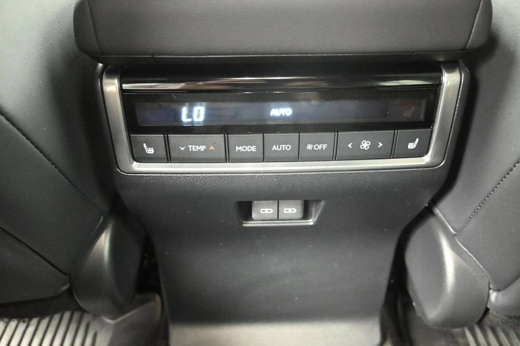 Used 2024 Lexus GX 550 w/ Accessory Package (31) AWD/4WD image 33
