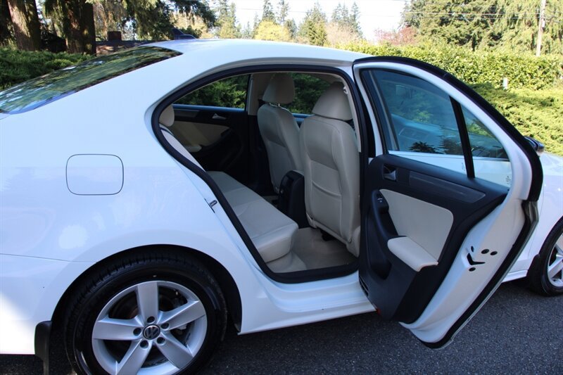 Used 2014 Volkswagen Jetta TDI image 6