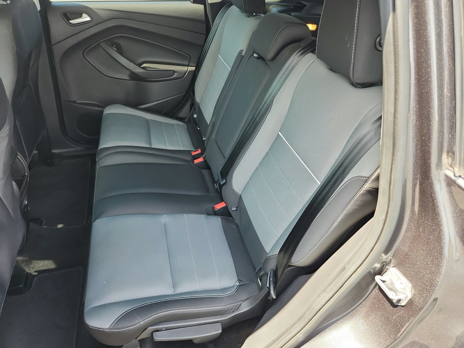 Used 2015 Ford Escape SE FWD image 21