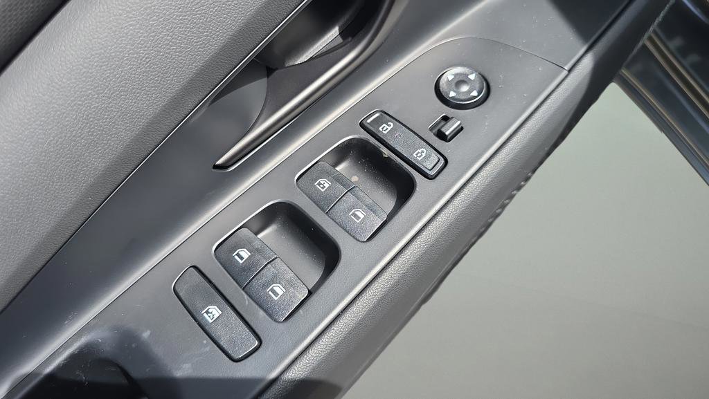 New 2026 Hyundai Elantra Sport FWD image 21