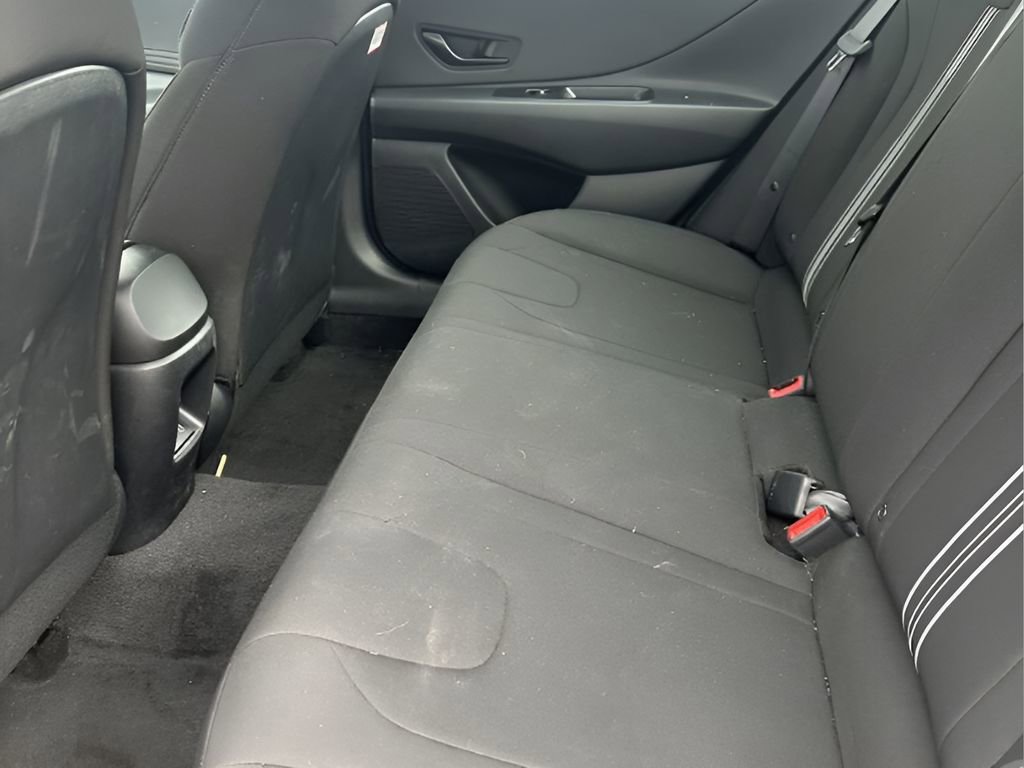 Used 2025 Hyundai Elantra SEL image 25