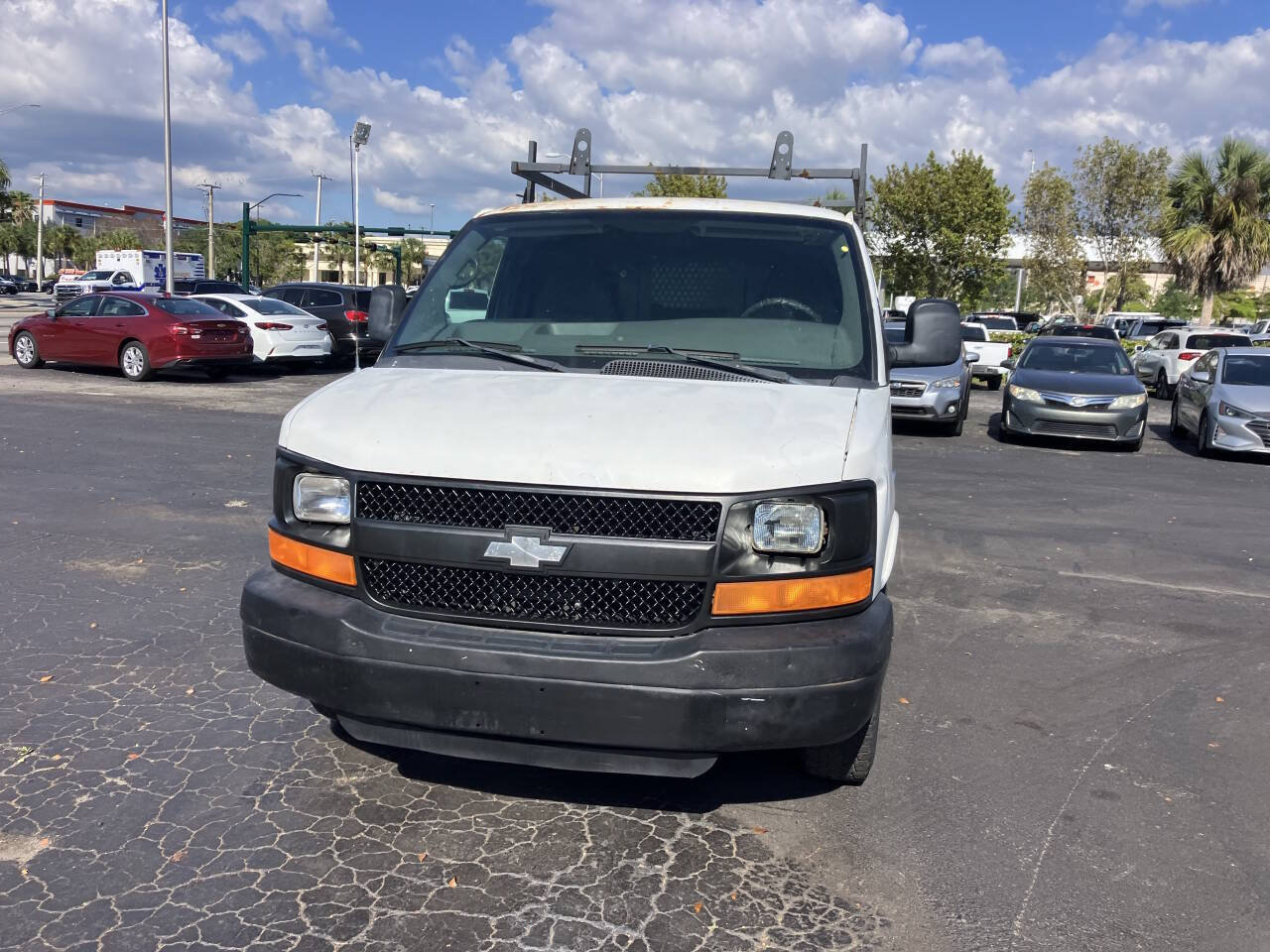 Used 2010 Chevrolet Express 2500 RWD image 6