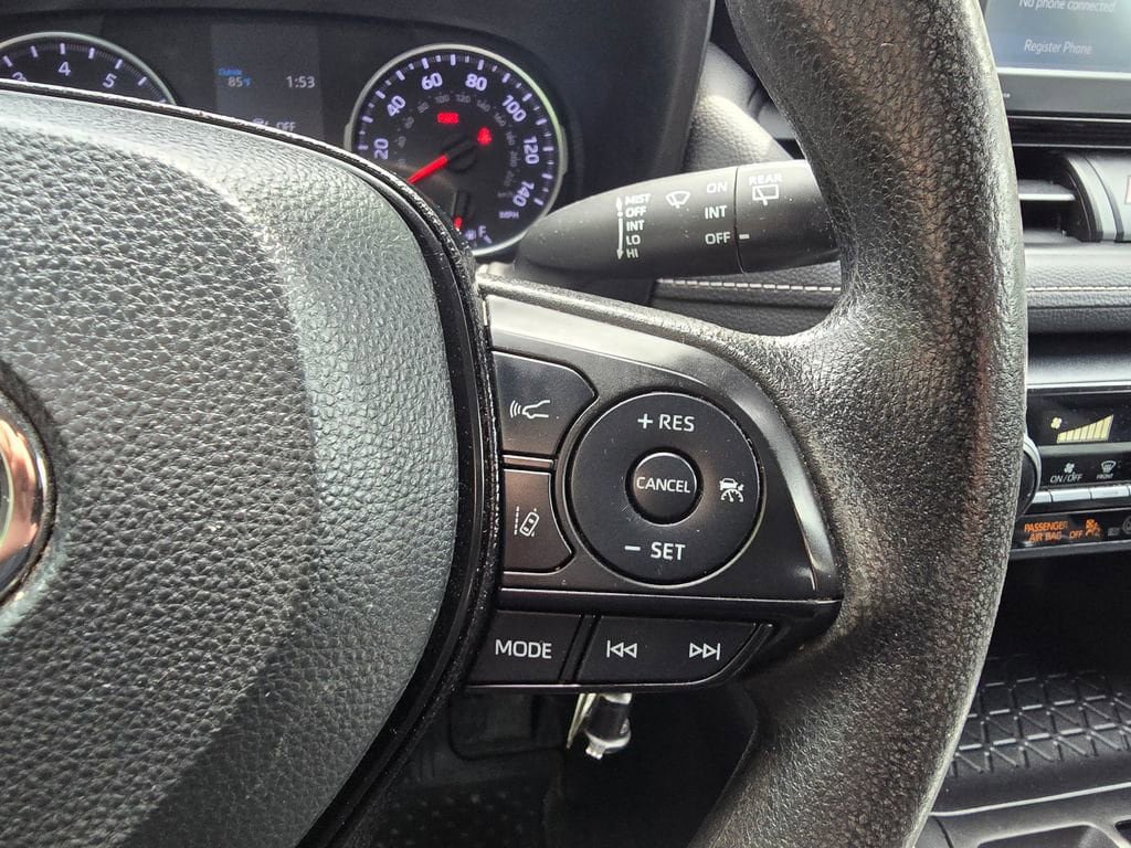 Used 2021 Toyota RAV4 LE AWD/4WD image 22