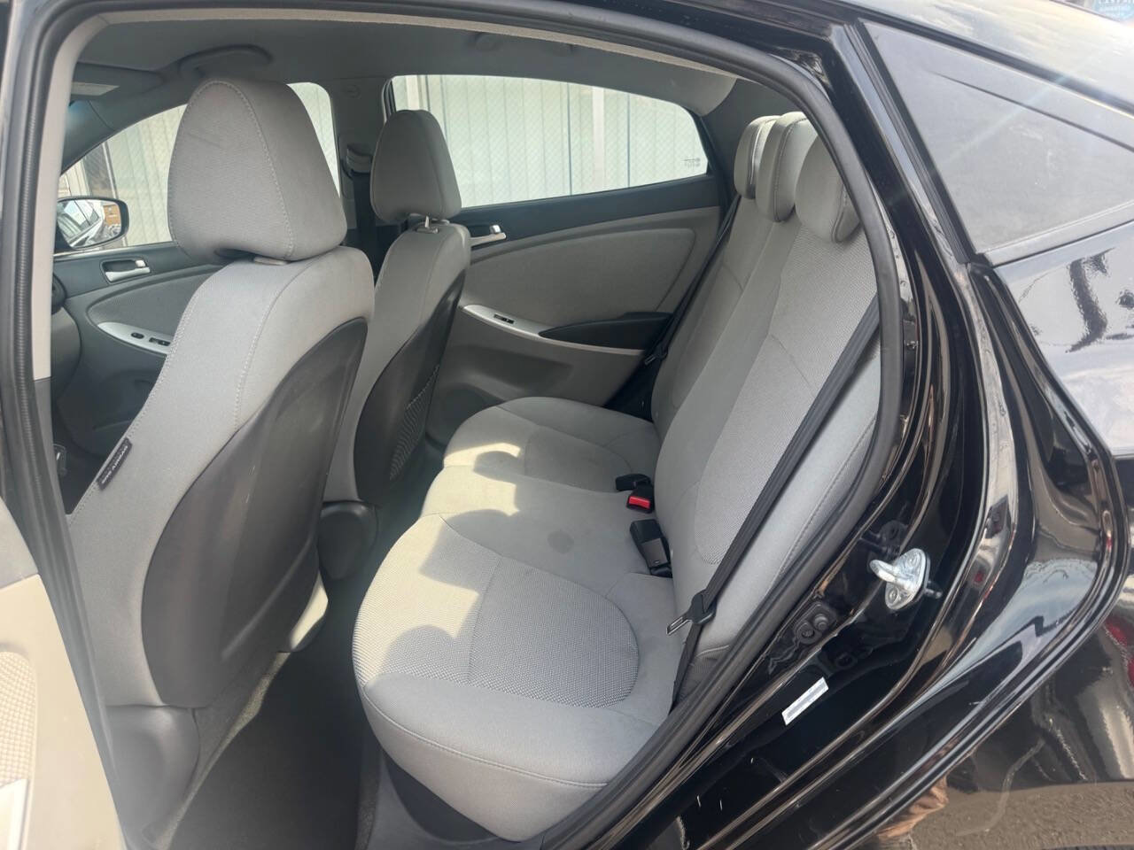 Used 2013 Hyundai Accent GLS FWD image 12