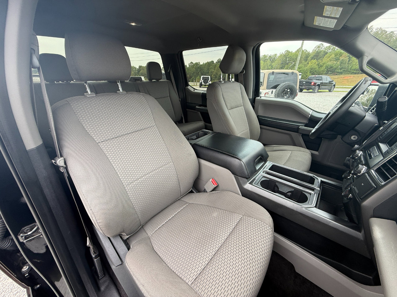 Used 2016 Ford F150 XLT w/ Trailer Tow Package image 6