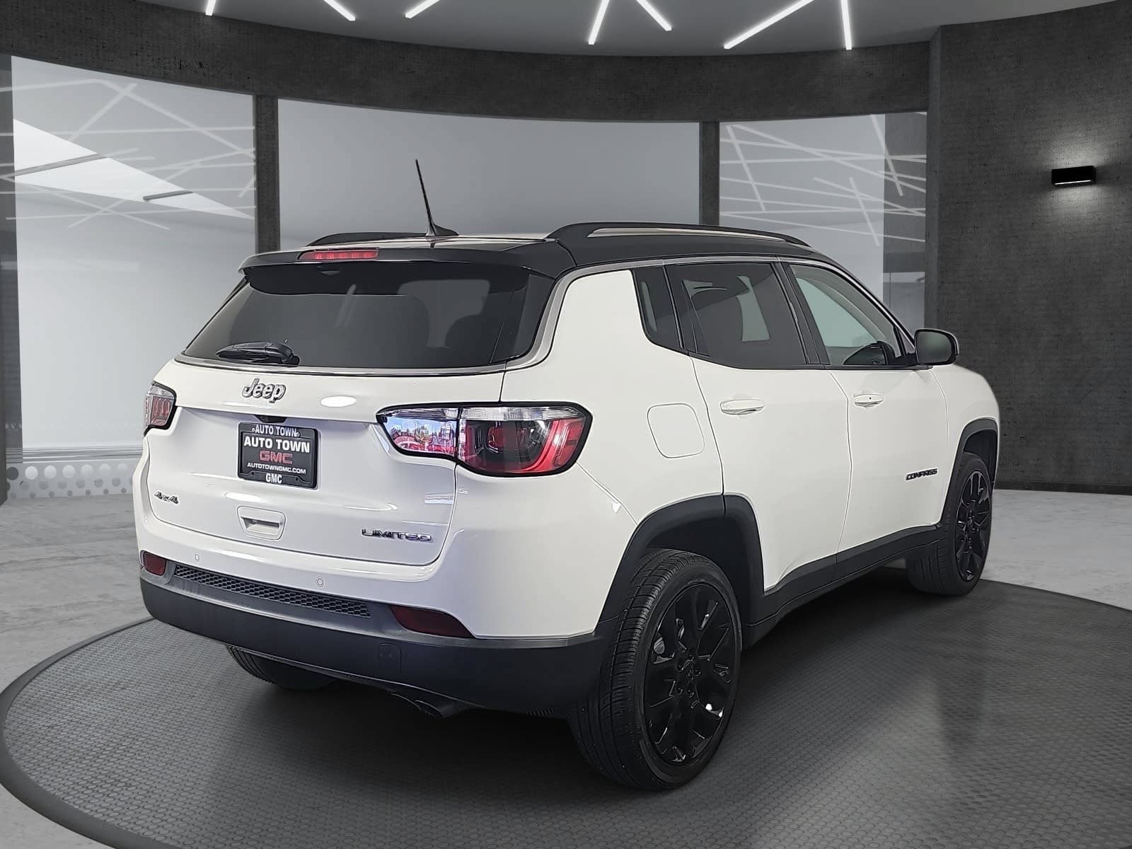 Used 2018 Jeep Compass Limited w/ Navigation Group AWD/4WD image 5