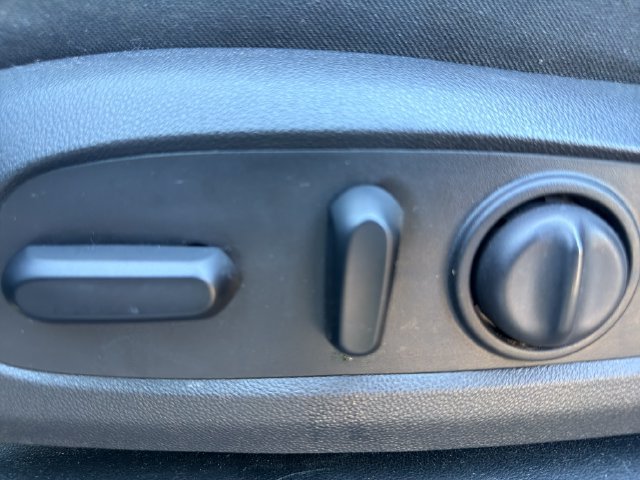 Used 2020 Chevrolet Equinox LT w/ Driver Convenience Package FWD image 35