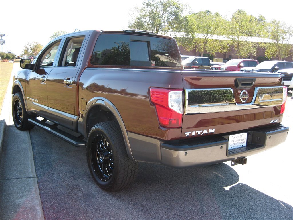 Used 2019 Nissan Titan Platinum Reserve image 5