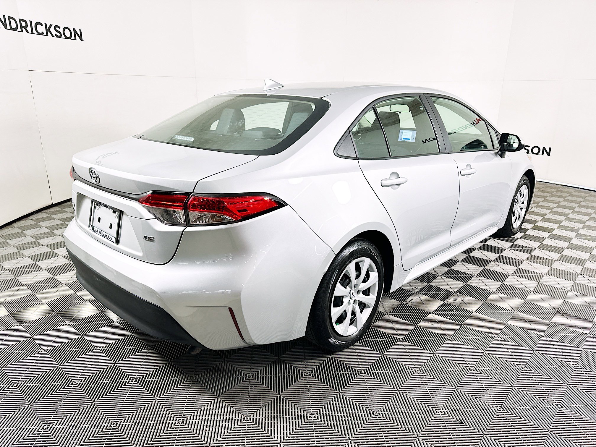 Used 2024 Toyota Corolla LE image 3