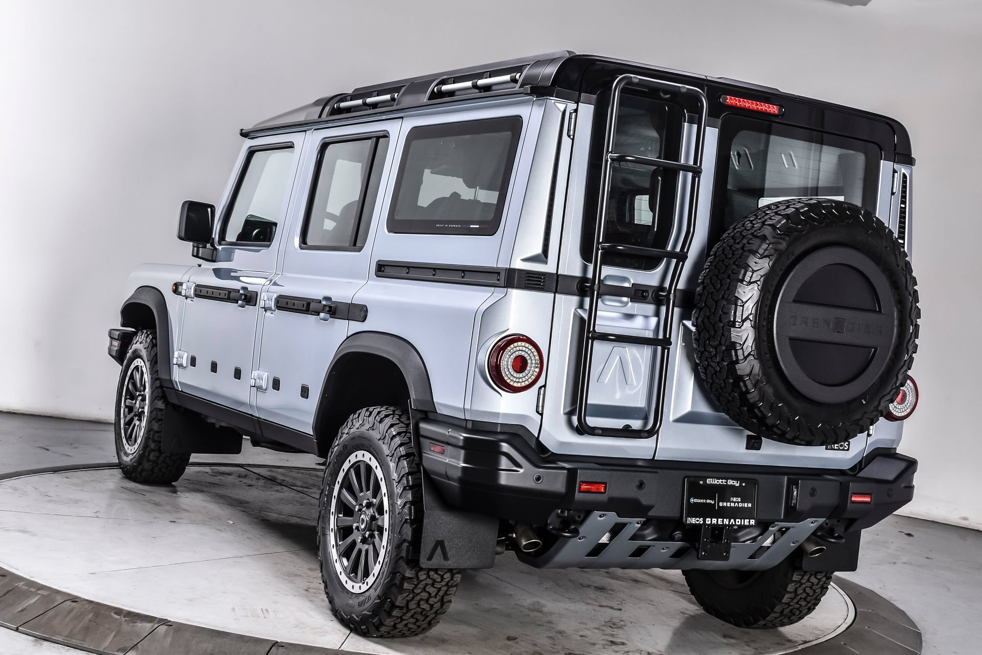 Used 2025 INEOS Grenadier Station Wagon AWD/4WD image 4