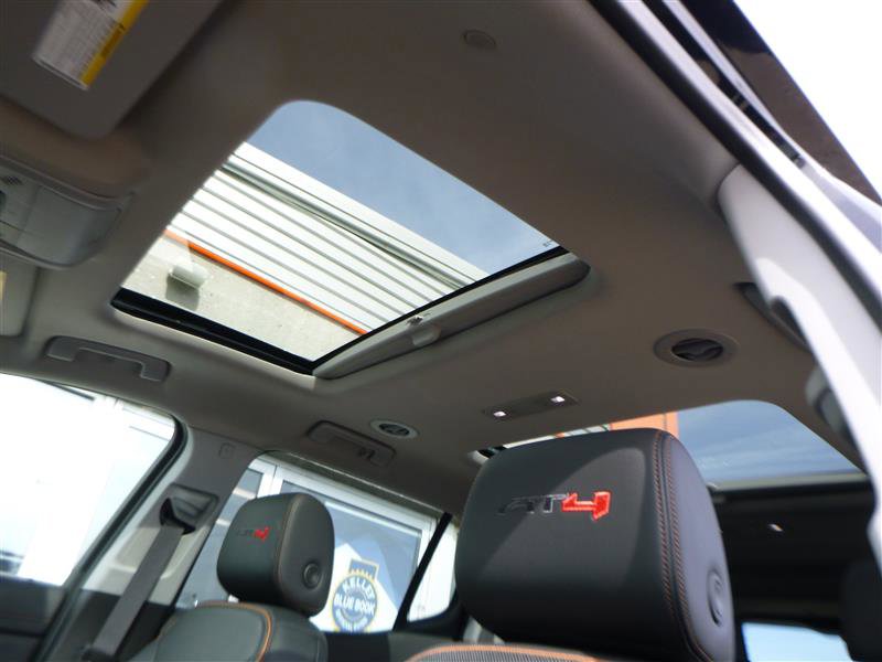 Used 2022 GMC Acadia AT4 w/ Technology Package AWD/4WD image 20