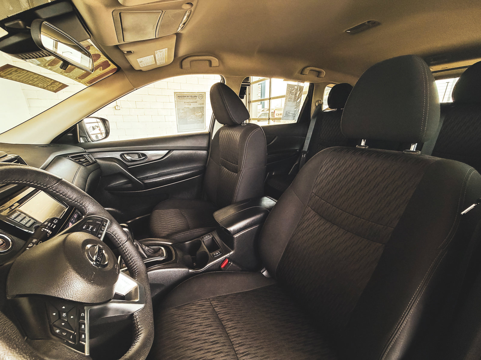 Used 2020 Nissan Rogue SV FWD image 17