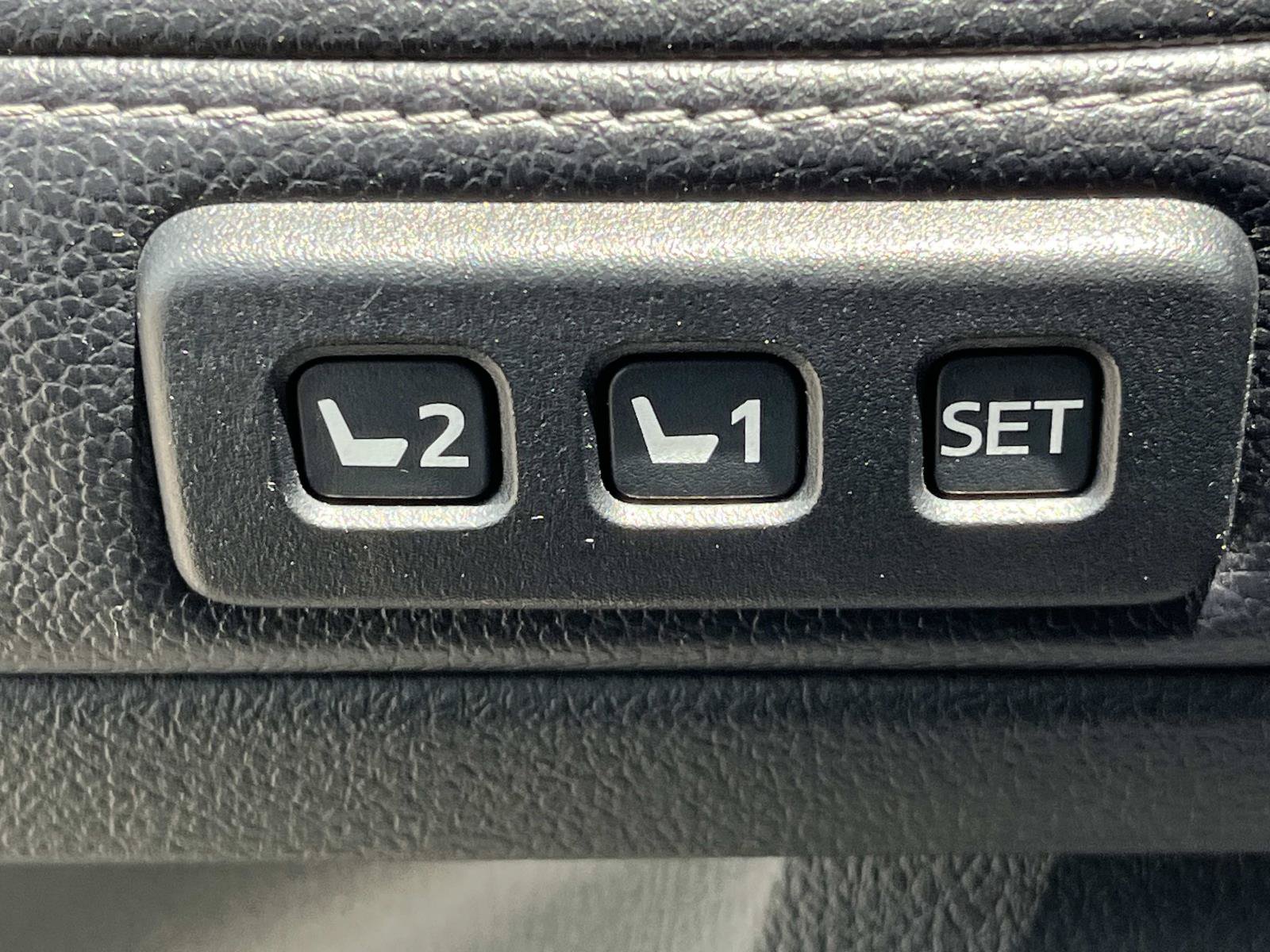 Used 2017 Toyota 4Runner Limited AWD/4WD image 30