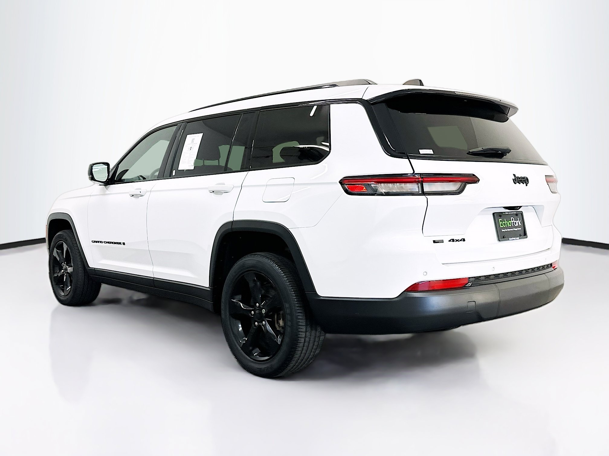 Used 2023 Jeep Grand Cherokee L Laredo AWD/4WD image 5