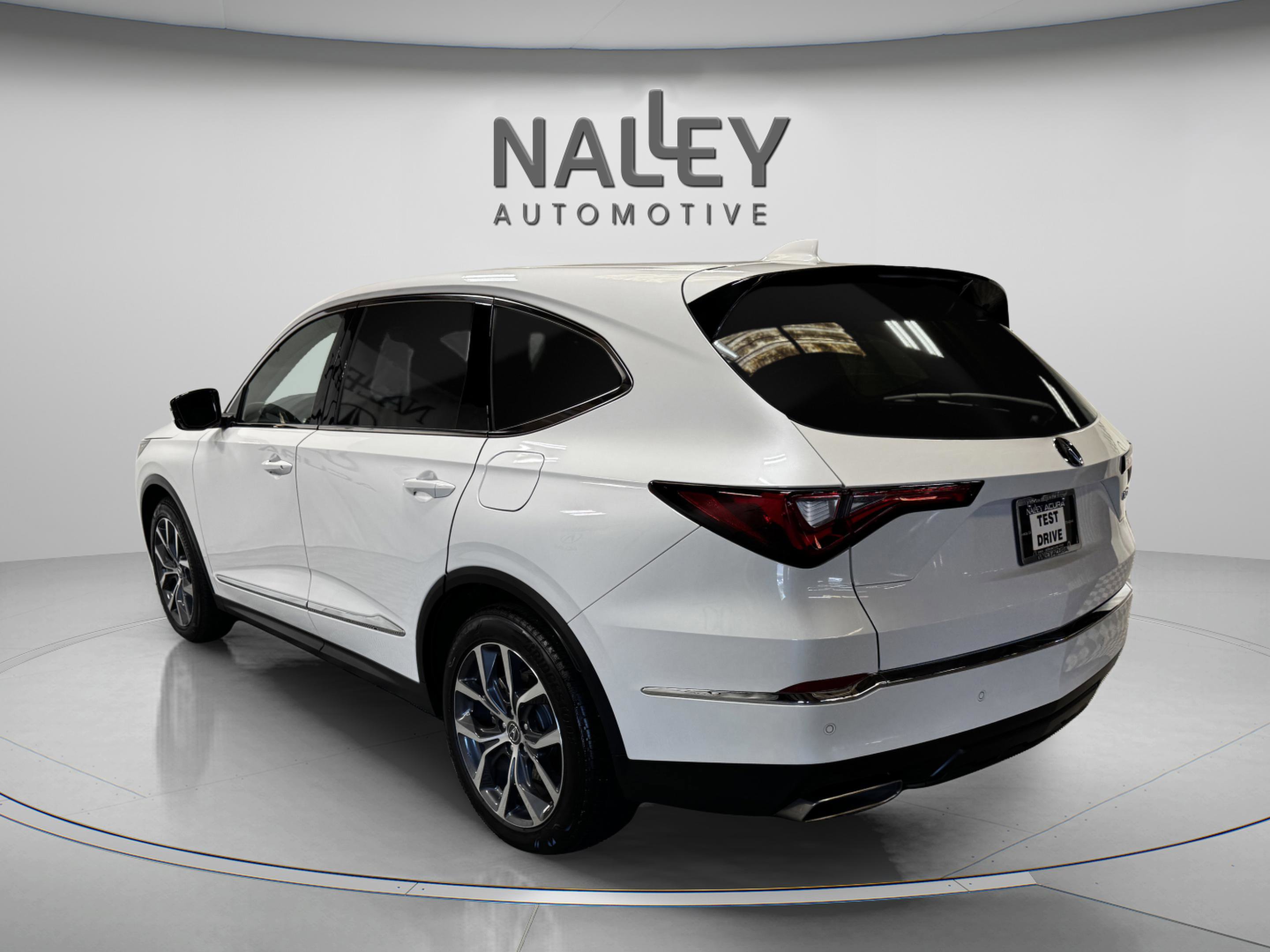 Certified 2023 Acura MDX FWD w/ Technology Package image 3