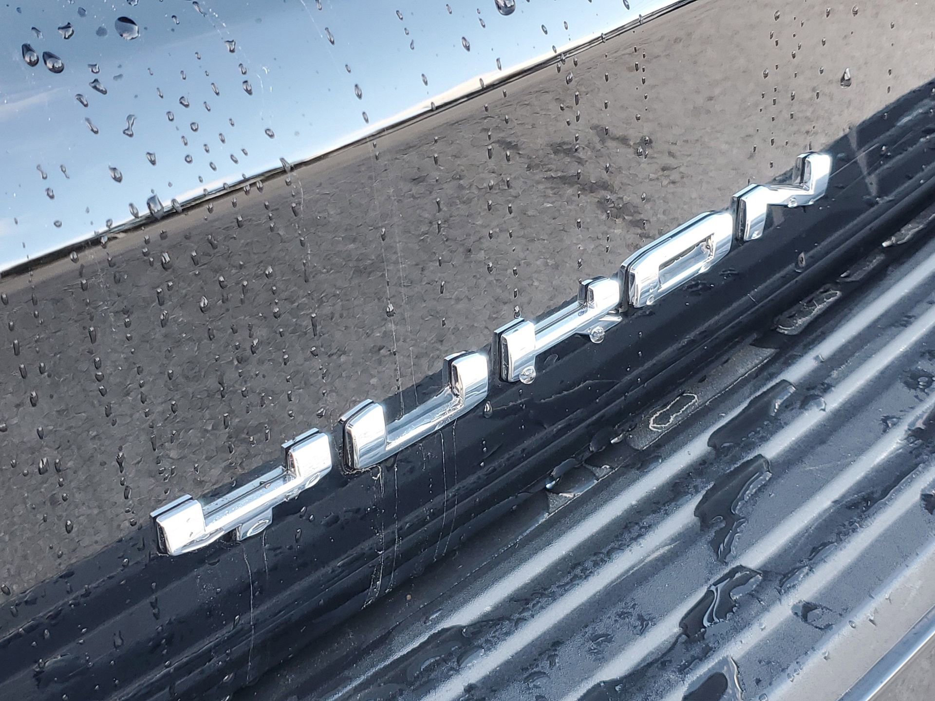 Used 2025 GMC Yukon XL Denali image 6