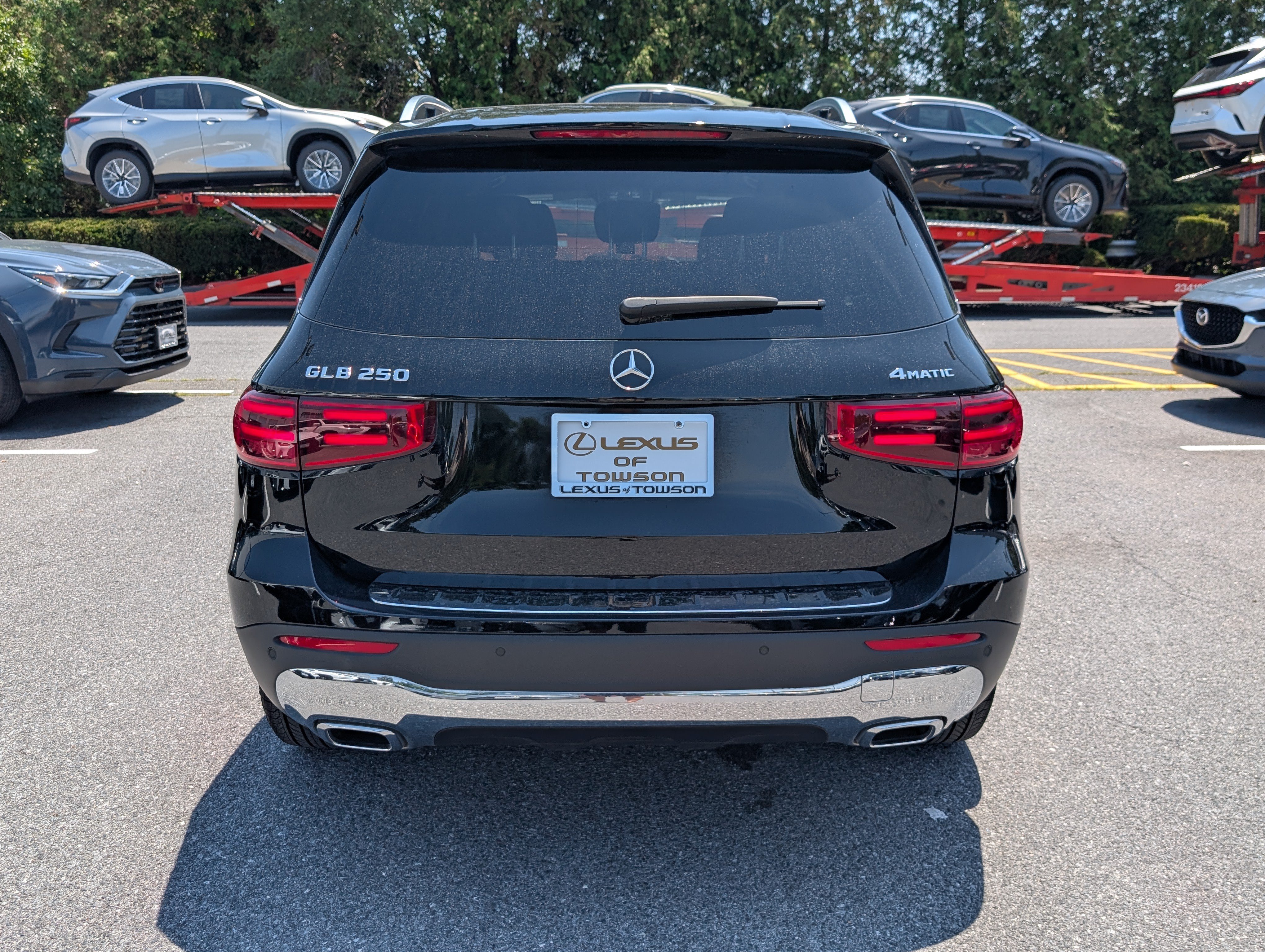 Used 2024 Mercedes-Benz GLB 250 4MATIC image 4