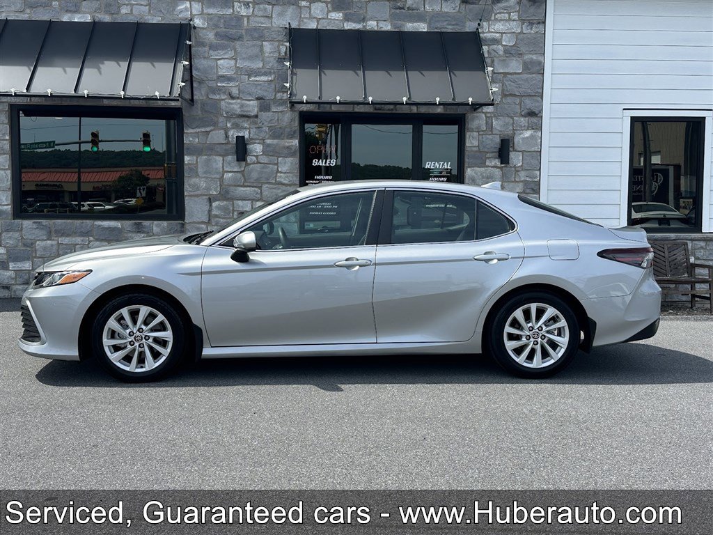 Used 2022 Toyota Camry LE FWD image 4