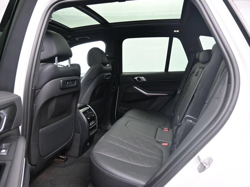Used 2023 BMW X5 xDrive40i w/ Premium Package AWD/4WD image 30