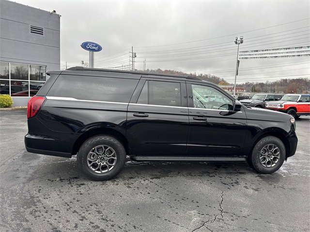 New 2025 Ford Expedition Max Active image 3
