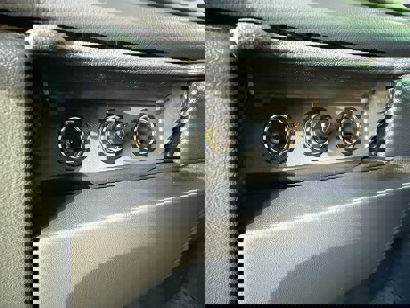 Used 2002 Chevrolet Avalanche 2WD image 30