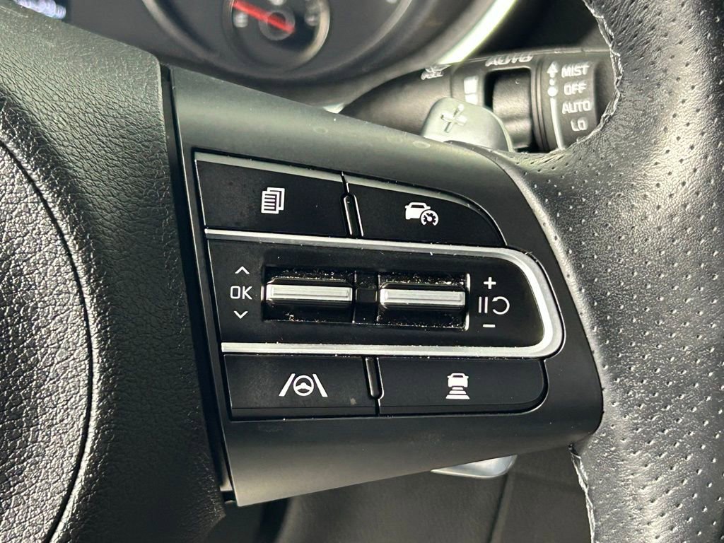 Used 2023 Kia Stinger GT-Line w/ Sun & Sound Package image 28