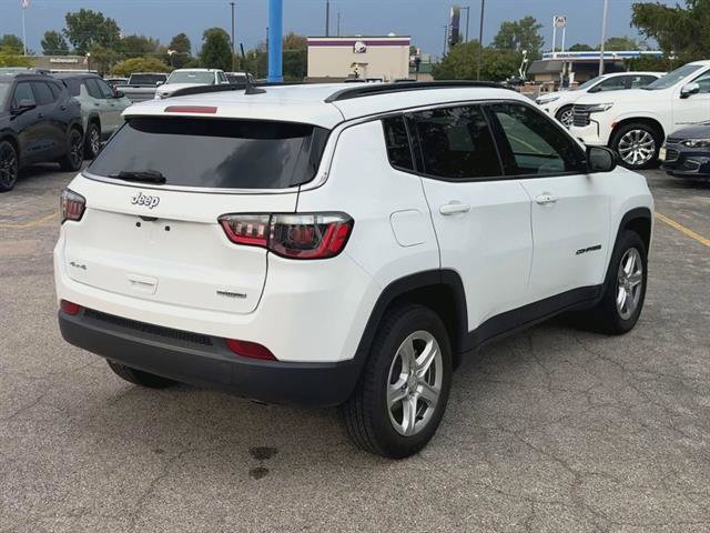 Used 2023 Jeep Compass Latitude image 33