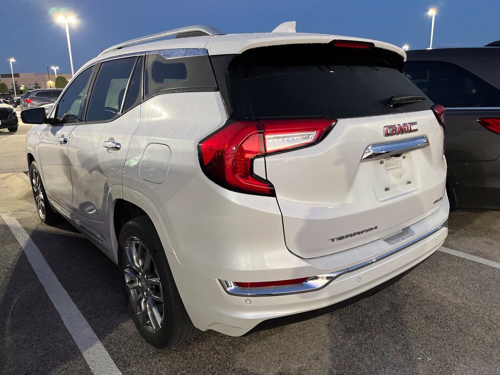 Used 2023 GMC Terrain Denali AWD/4WD image 4