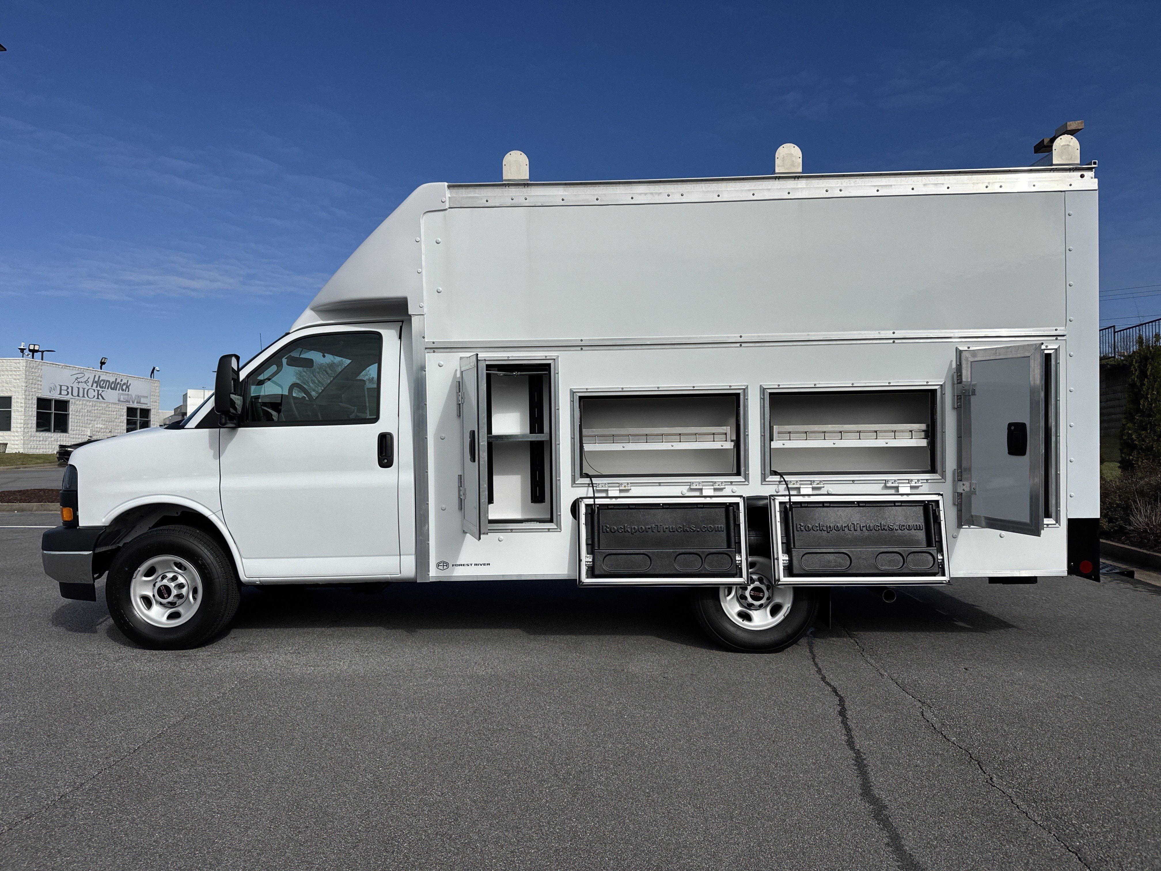 New 2026 GMC Savana 3500 w/ Power Convenience Package RWD image 8