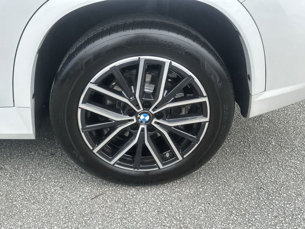 Used 2025 BMW X1 xDrive28i AWD/4WD image 10