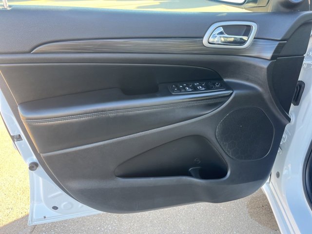 Used 2020 Jeep Grand Cherokee Altitude image 10